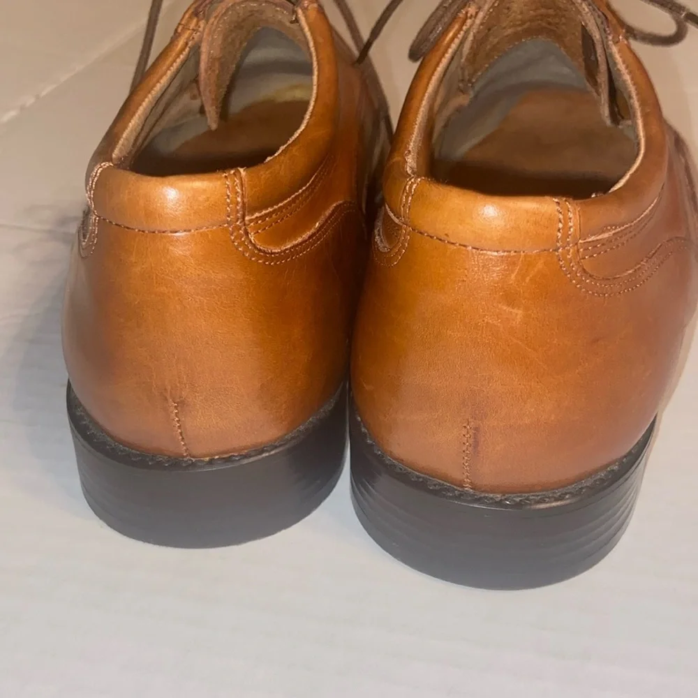 Giorgio Brutini mens brown oxford's size 8.